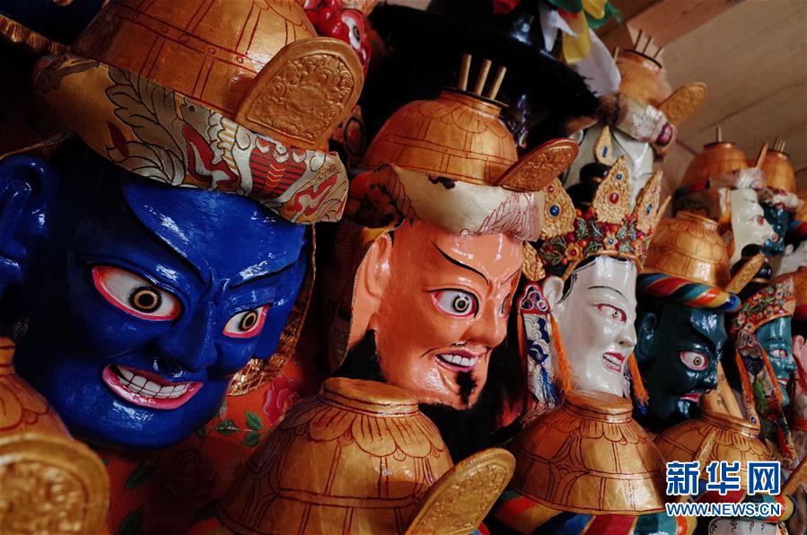 Les masques tibétains : exprimer la culture tibétaine avec des expressions riches