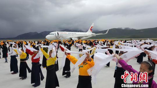 L'aéroport Golog au Qinghai est officiellement ouvert à la circulation