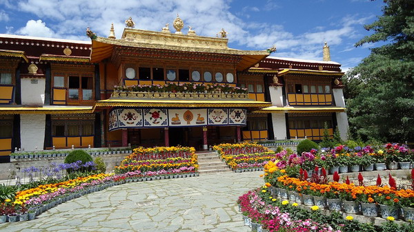 Lhassa : le parc Norbulingka prêt pour la fête du Shoton