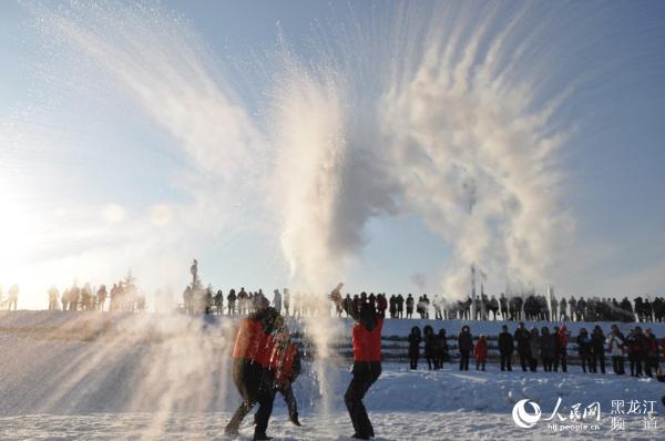 Nord-est de la Chine : si froid que l'eau chaude se transforme immédiatement en neige