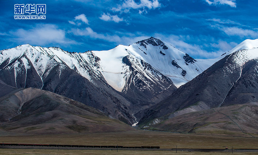 Les paysages le long du chemin de fer Qinghai-Tibet