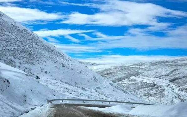 La route Sichuan-Tibet sous la neige (Ⅱ)