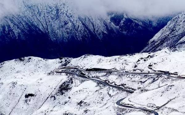 La route Sichuan-Tibet sous la neige (Ⅱ)