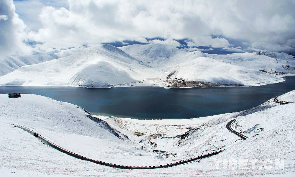 Les routes célestes du pays des neiges