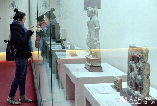 58 statues du Bouddha exposées en Mongolie intérieure